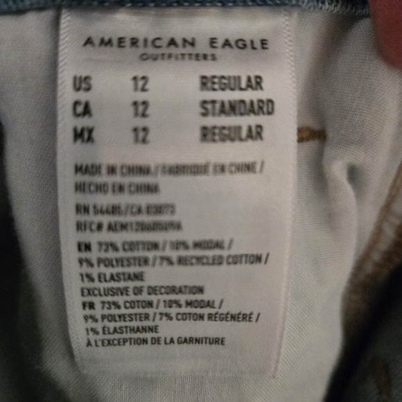 American Eagle, Women's, Size 12, Curvy Mom Jean, Perfect Shape, Holes - Picture 4 of 10